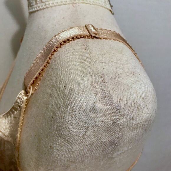 Bali NWOT Beige Bra Women 34B - Picture 5 of 9